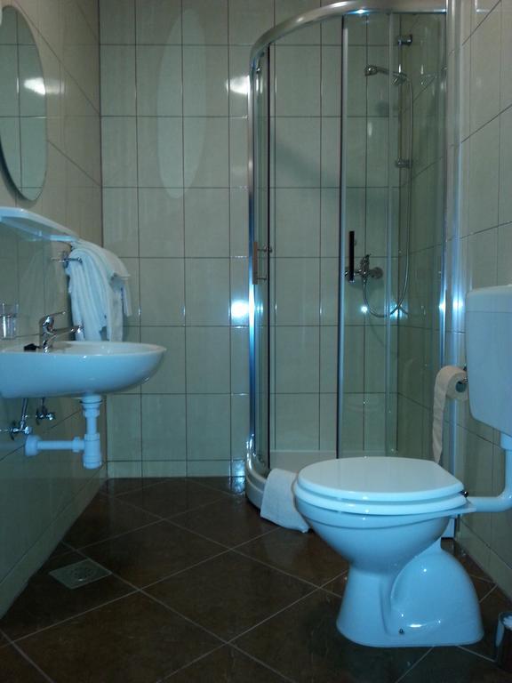 Hotel Gacka Otočac Cameră foto